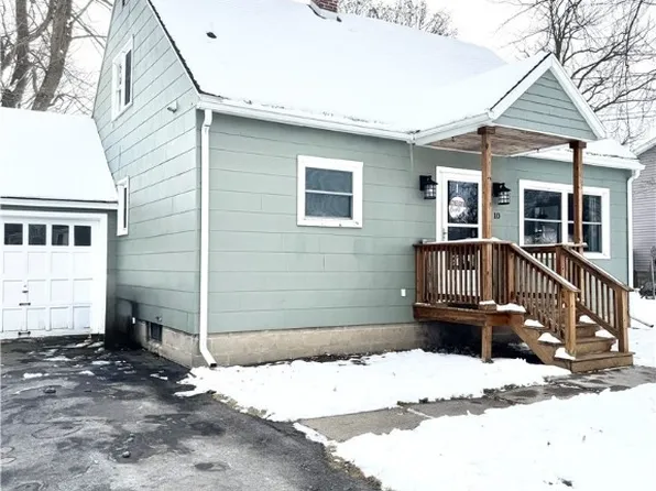 10 Melrose Pkwy, Auburn, NY 13021