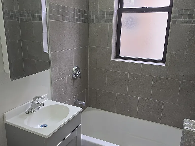 3526 N Broadway — Photo 10