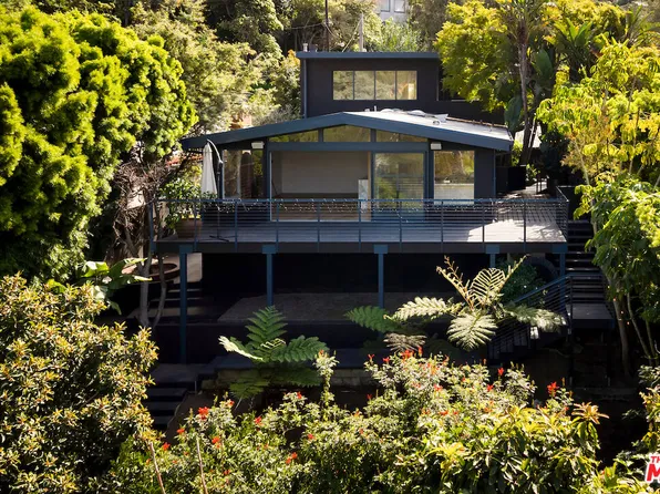 295 Mabery Rd, Santa Monica, CA 90402