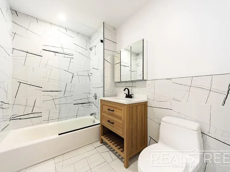 1439 Lincoln Pl #2A — Photo 4