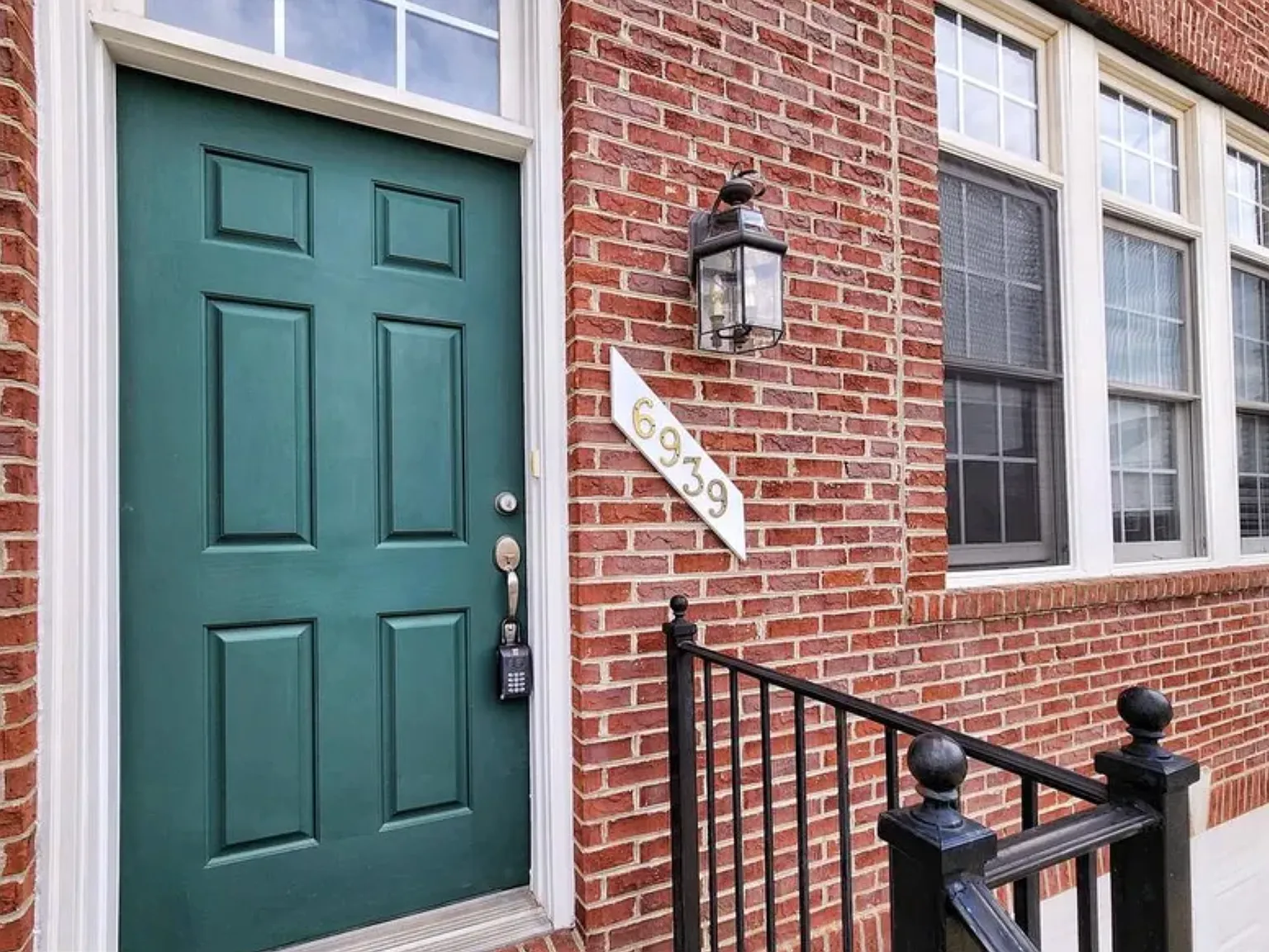 3 bed, 2445 sqft, $3,400 — Photo 3