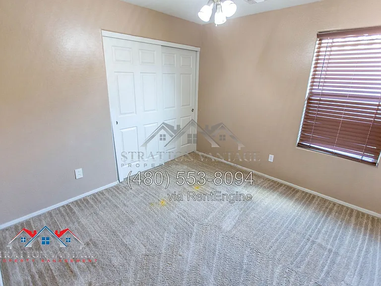 1423 N 81st Ave — Photo 19