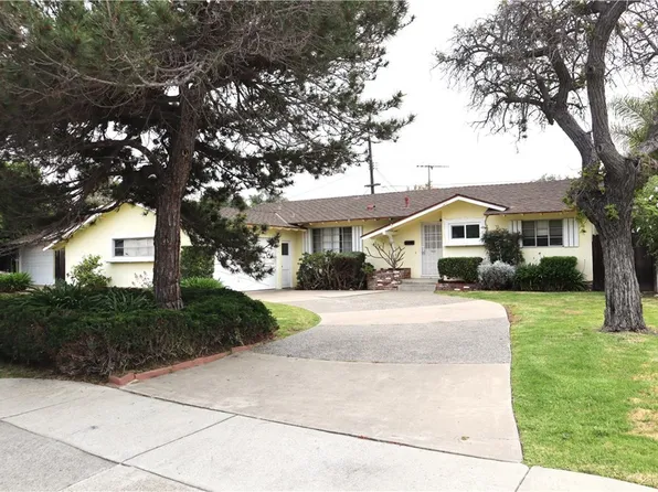 2323 Fordham Dr, Costa Mesa, CA 92626