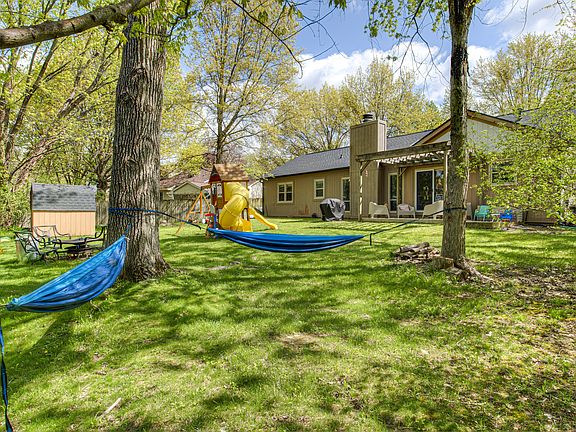 4th image of 8426 Christiana Ln