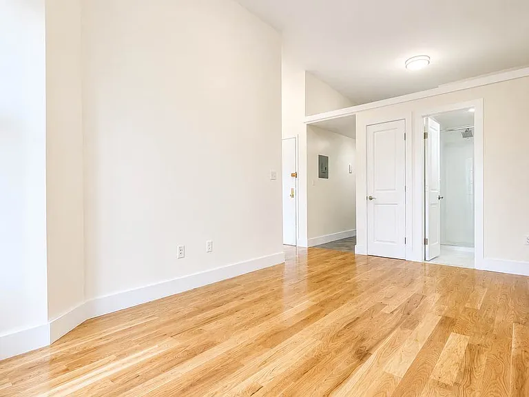 40 W 73rd St #4F — Photo 2
