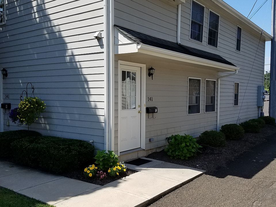 Exterior/ Private Entrance