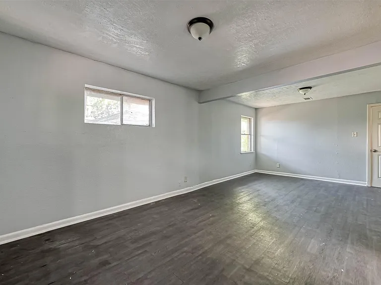 10613 Buffum St — Photo 12