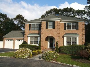 35 Surburban Ln, Nesconset, NY 11767