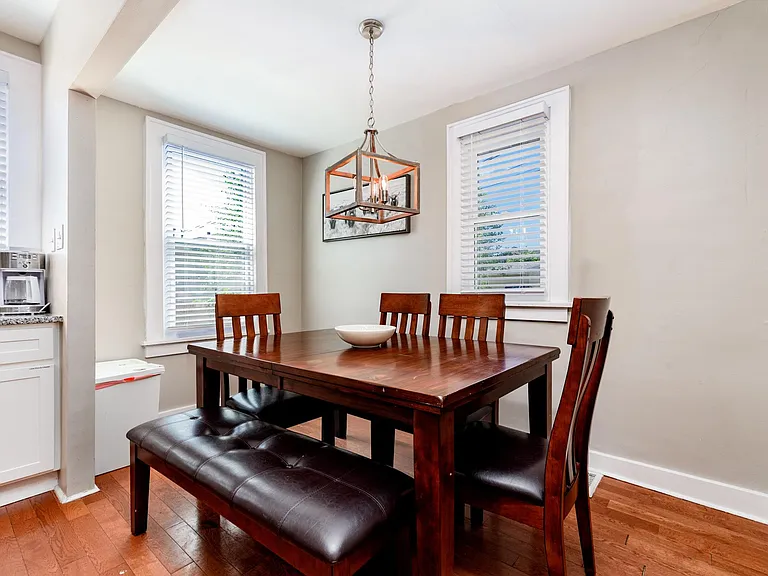 1509 W Clark St — Photo 18