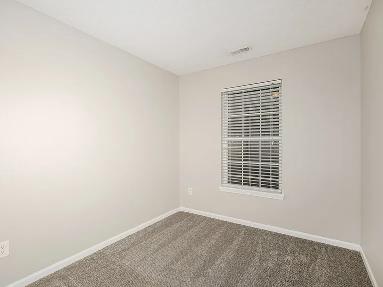 8020 Lake Tree Cir — Photo 14