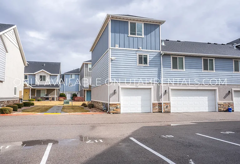 204 N 725 E — Photo 21