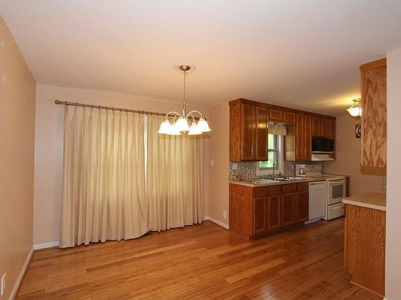 4th image of 3947 Drew Ave