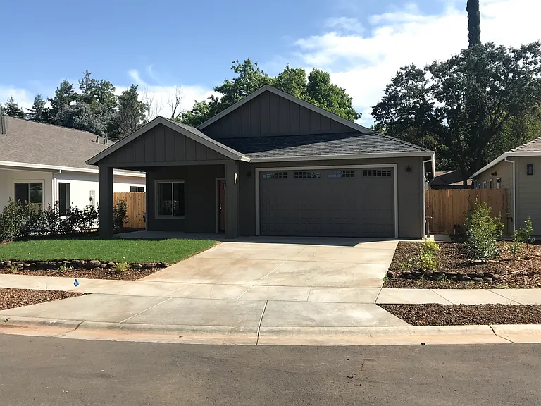12 Celtic Ct — Photo 2