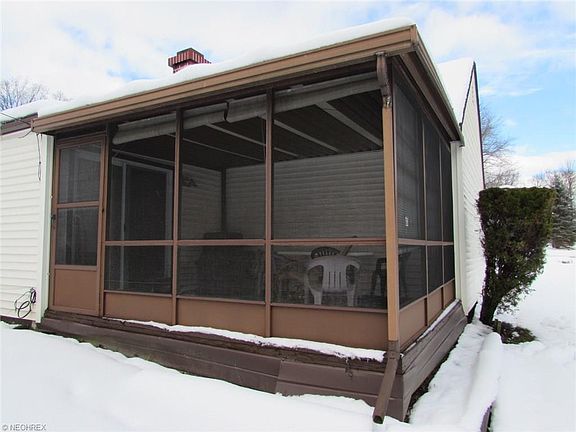 4th image of 34180 Maple Dr