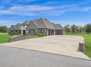 18968 E Chokeberry St, Owasso, OK 74055