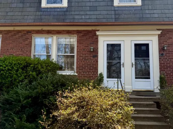 1501 S Edgewood St APT 572, Arlington, VA 22204