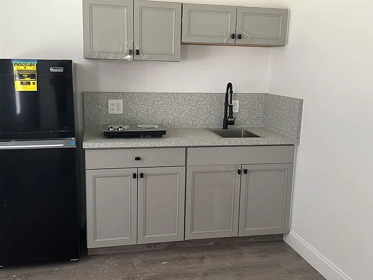 601 McKay St #2 — Photo 2