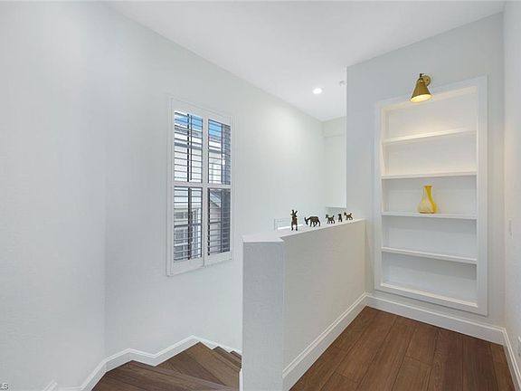 3rd image of 1826 Seville BLVD #1021