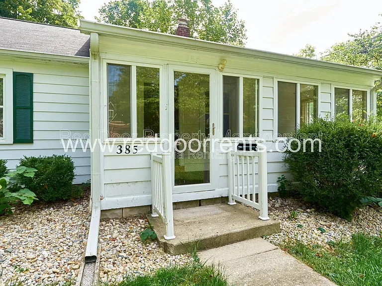 385 W Hawthorne St — Photo 25