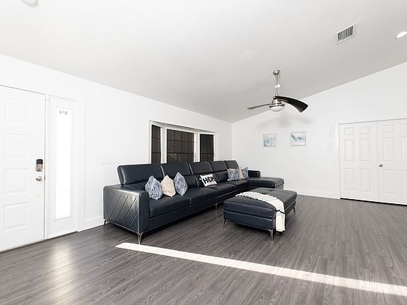 4th image of 1771 SE Gaskins Cir #3