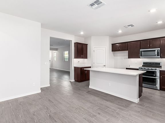 5th image of 17435 W Laurie Ln