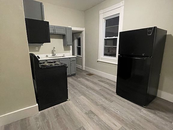 4th image of 1715 Kinney Ave #1