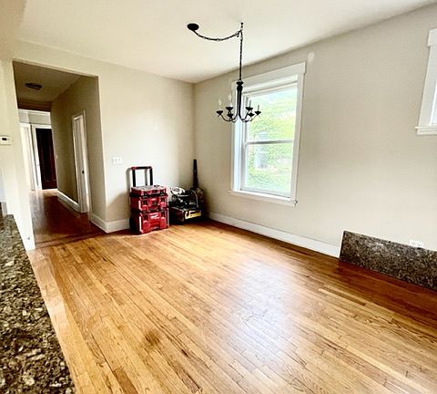 4th image of 2621 W Leland Ave APT 3