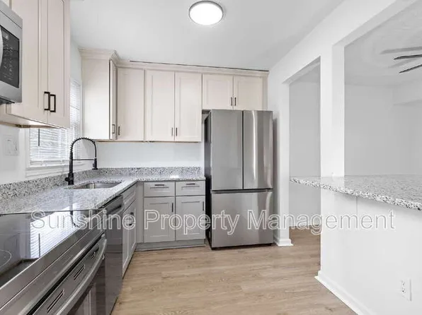 6591 Stoney Point S, Norfolk, VA 23502