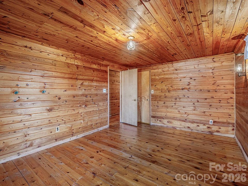 25th image of 156 Carpenters Knob Dr