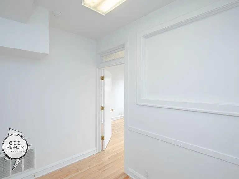 1550 W 95th St #207 — Photo 7