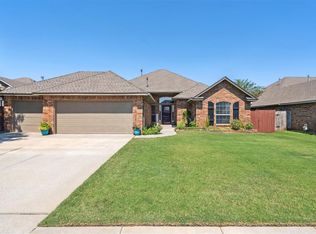 613 Sally Ct, Moore, OK 73160