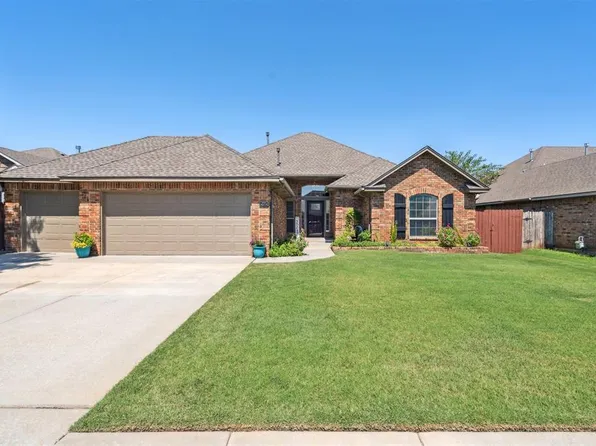 613 Sally Ct, Moore, OK 73160