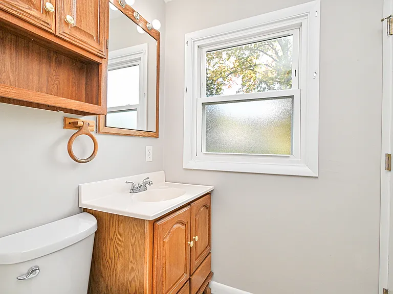 647 Bellaire Ct — Photo 24