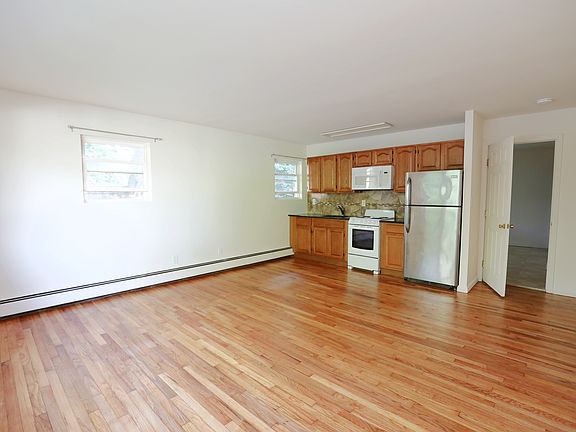 3rd image of 30 Lamb Ave APT 1A