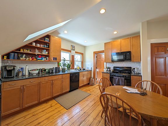 4th image of 38 Orchard St #2