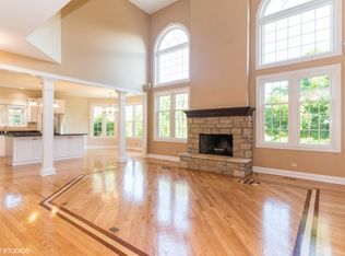 961 Winslow Cir, Glen Ellyn, IL 60137