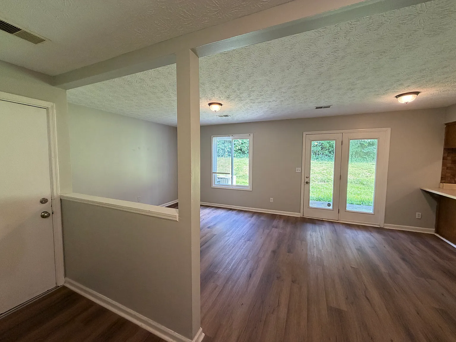 2 bed, $950 — Photo 2