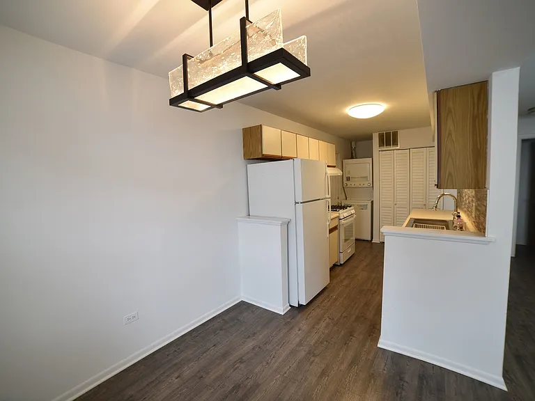 437 N Cambridge Dr — Photo 5