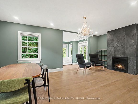 3rd image of 171 Minto Pl