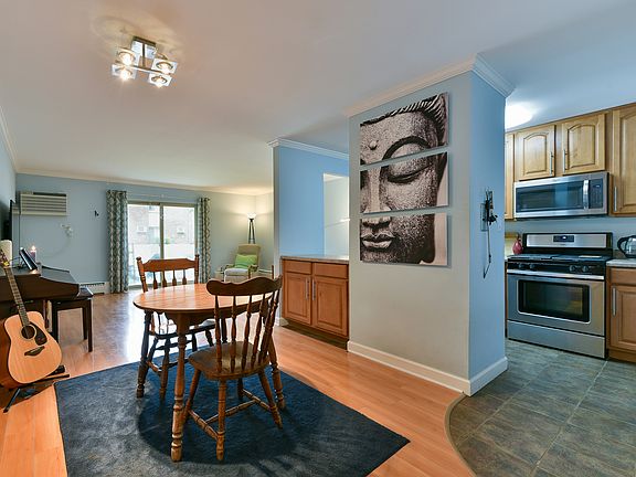 3rd image of 2418 N Kennicott Dr APT 1B