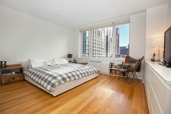 Sold by BLU Real Estate | media 3