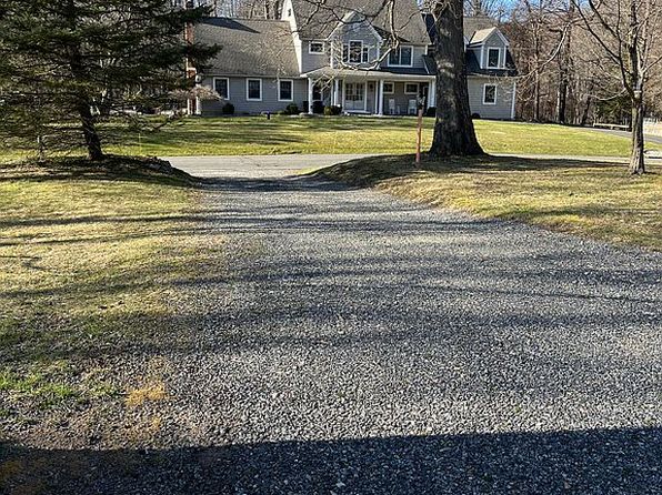 3 Varian Dr, Danbury, CT 06811