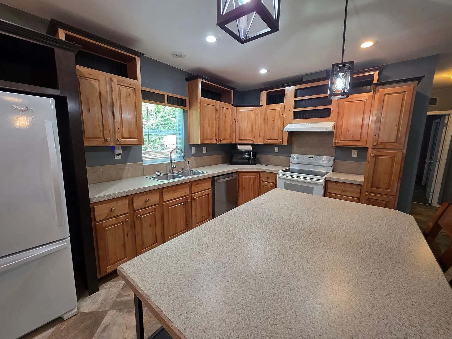 Three Bed Two Bath Home In the country — Photo 4