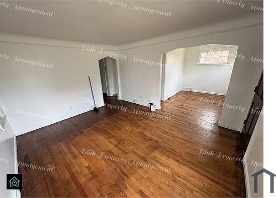 2nd image of 19373 Barlow St