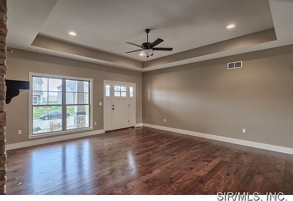 2nd image of 123 Oakshire Dr W