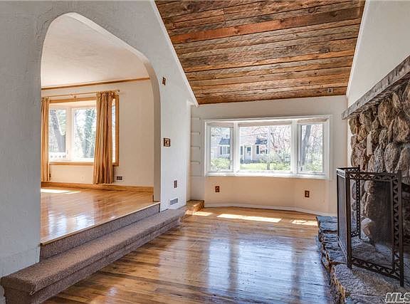 5th image of 7 Grand Haven Dr