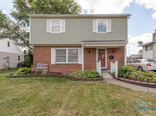 3322 Stafford Dr, Oregon, OH