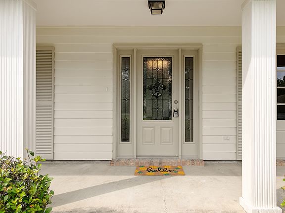 3rd image of 514 Riverwoods Dr