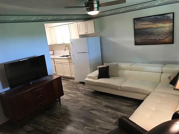 4th image of 505 Edgewater Dr