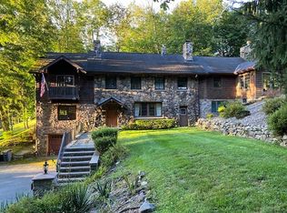327 Oakland Ave, Monroe, NY 10950